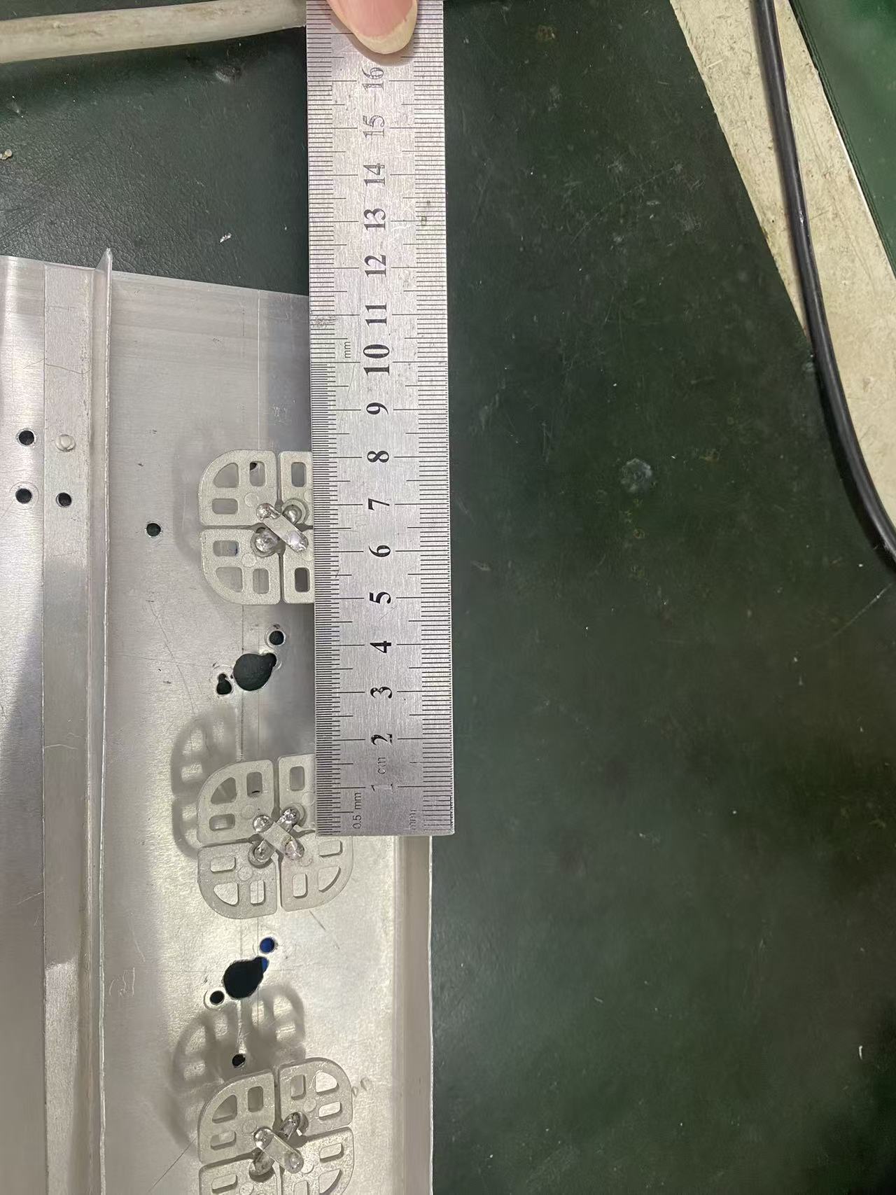 Custom n78 5G MIMO Panel Antenna: Balancing Compact Size with 65° Beamwidth - RF element Blog